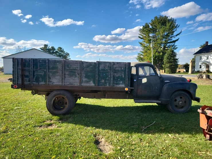 1953-gmc-354-24-round-top-cab-single-axle-grain-truck--needs-axle-shaft-image-6