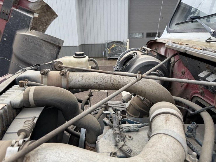 2001-international-4900-image-74