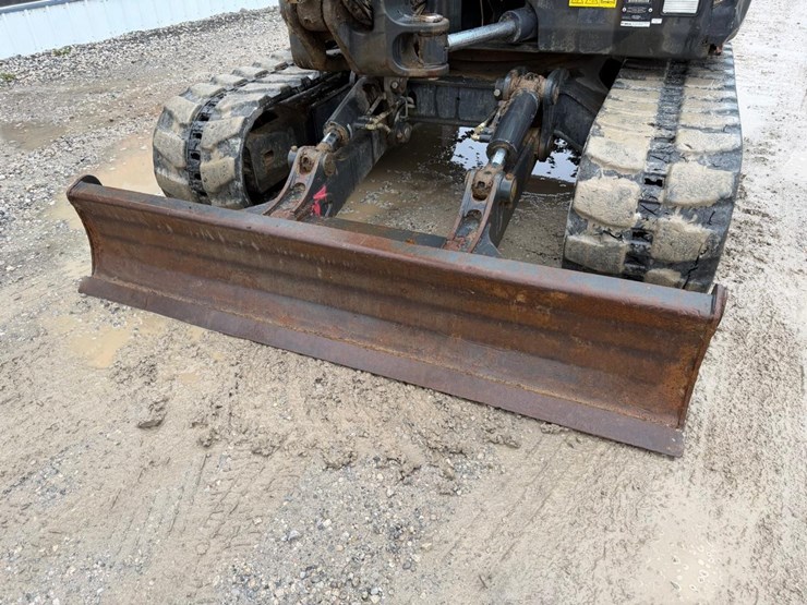 2020-bobcat-e85-image-13