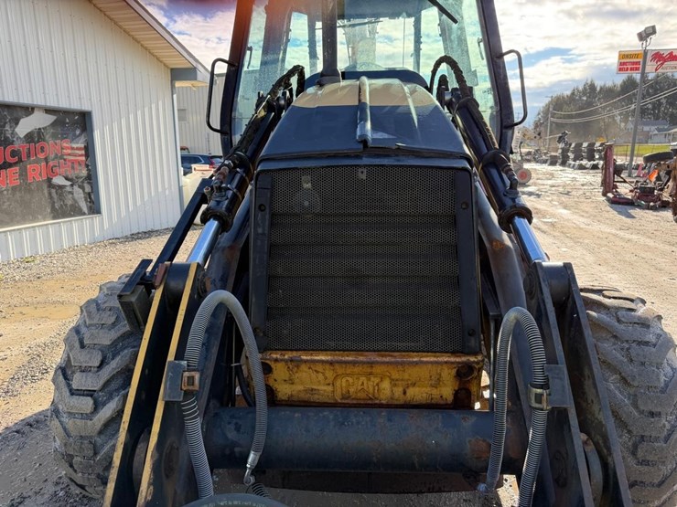 caterpillar-420d-image-12