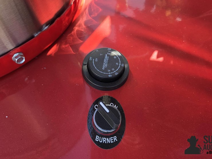 2025-magnum-4000-series-hot-water-pressure-washer-image-13