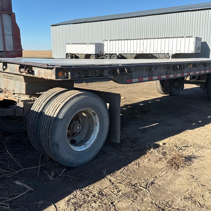 1962 Peerless 24' Flatbed Trailer