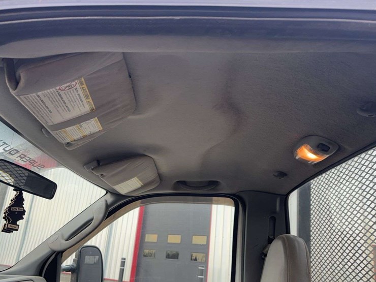 2004-ford-f350-image-28