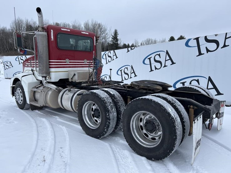 2007-peterbilt-385-image-3