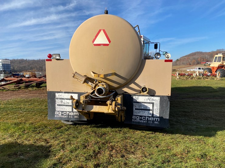 #1300-•-ag-gator-2004-injector-applicator-(colfax,-wi)-image-8