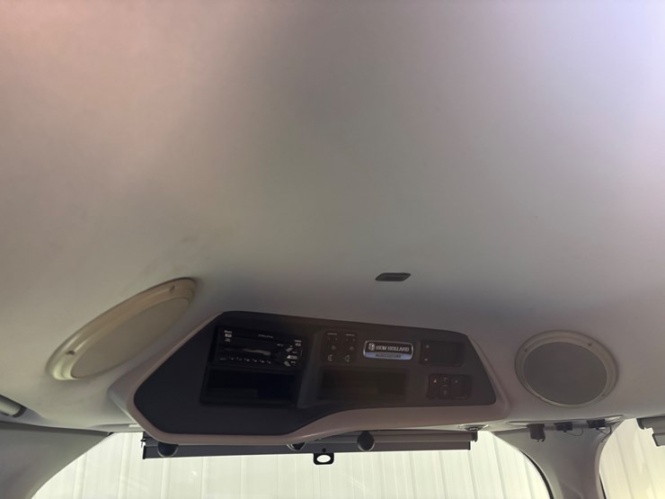 new-holland-t8.350-image-10