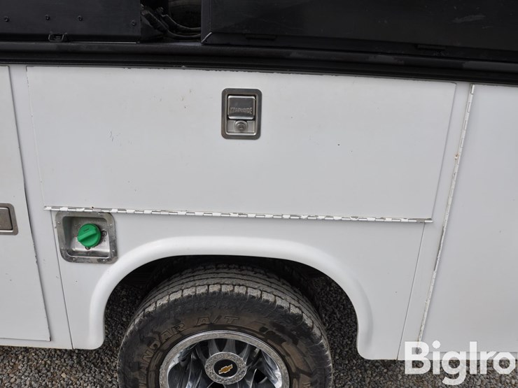 2019-chevrolet-silverado-3500-image-19