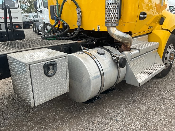 2020-kenworth-t680-image-15