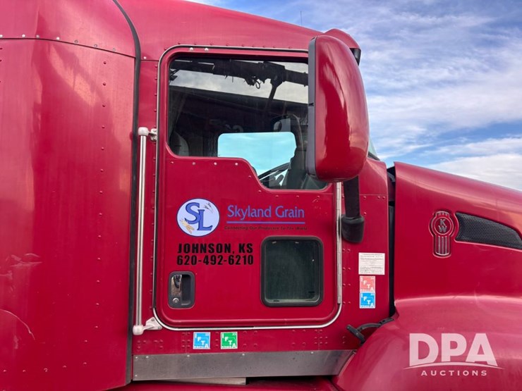 2014-kenworth-t660-image-39