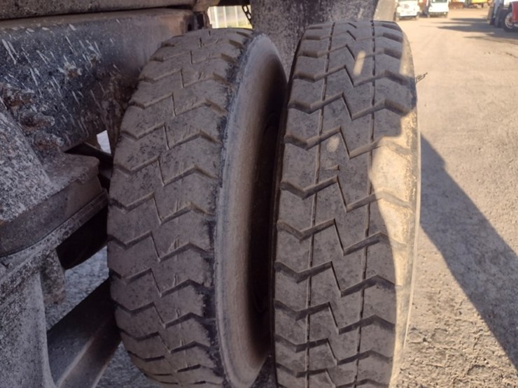 ford-lt9513-image-28