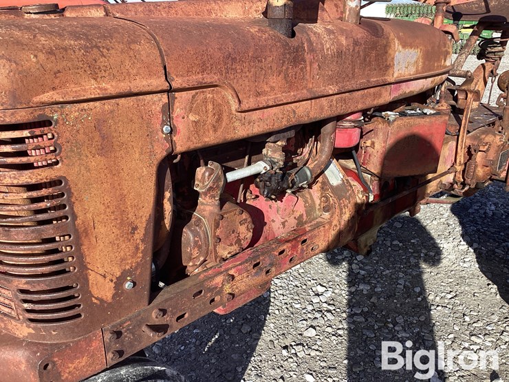 farmall-h-2wd-tractor-image-13