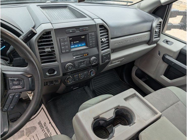 2018-ford-f350-image-18