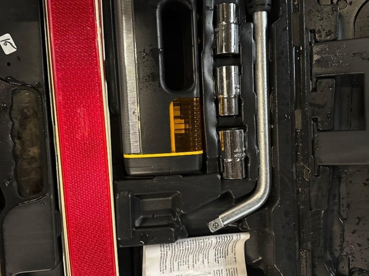 michelin-co-emergency-roadside-kit-image-2