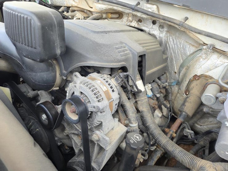 2015-chevrolet-silverado-2500hd-image-39