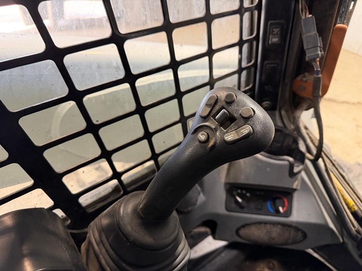 2022-bobcat-s850-image-23