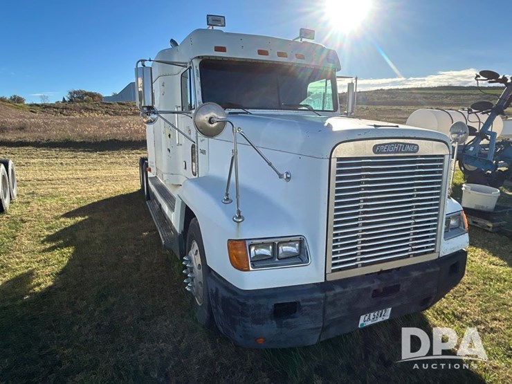 1996-freightliner-fld120-image-13