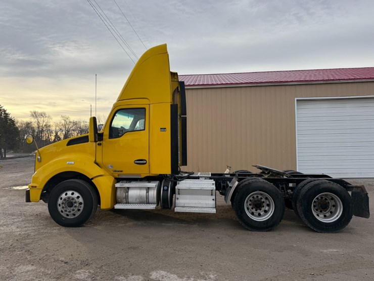 2019-kenworth-t880-image-7