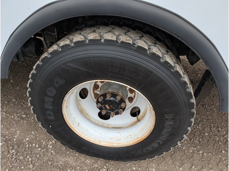 2012-kenworth-t370-image-12