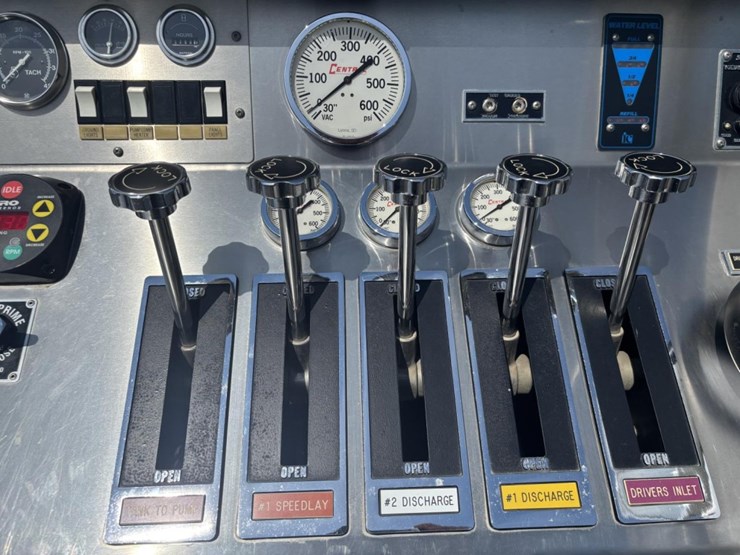 freightliner-fl80-image-24