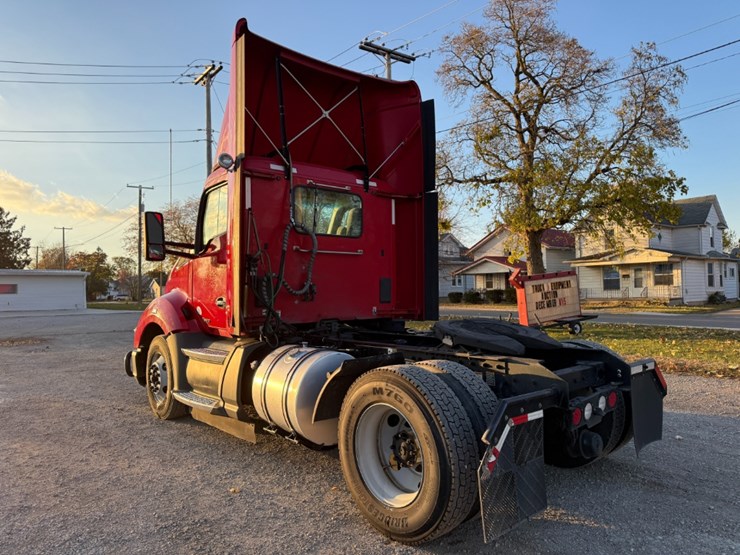 2019-kenworth-t680-image-6