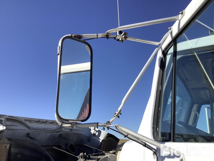 international-8100-image-11