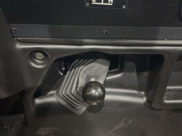 2020-argo-600-frontier-amphibious-6-wheeler-image-34