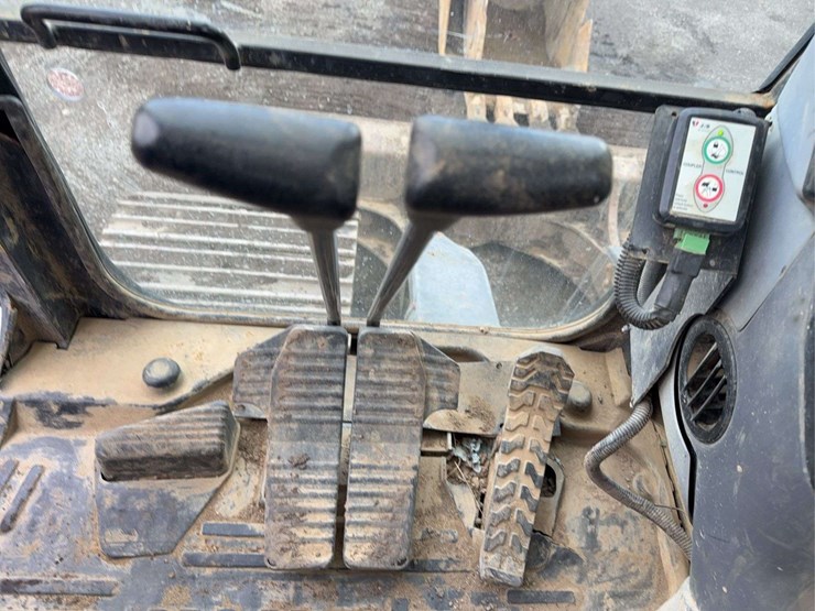 2012-komatsu-pc138-image-57