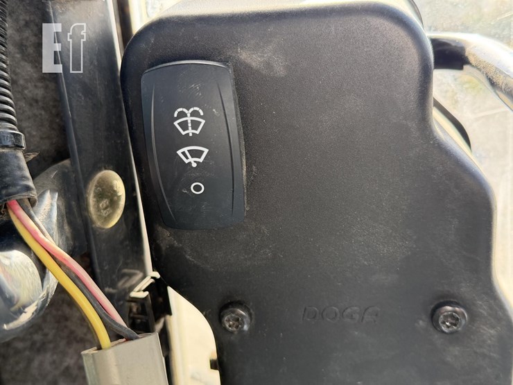 2017-deere-331g-image-41