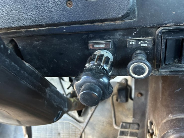 1986-international-f2375-image-24