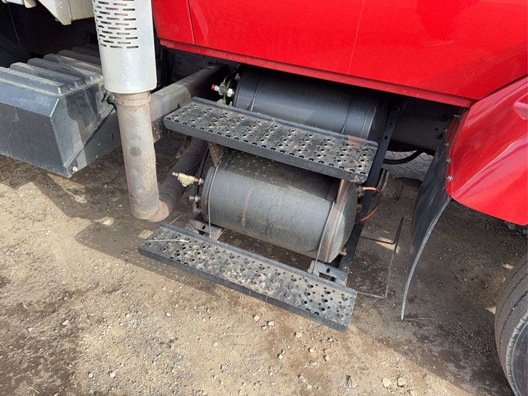 2013-international-workstar-7400-image-37