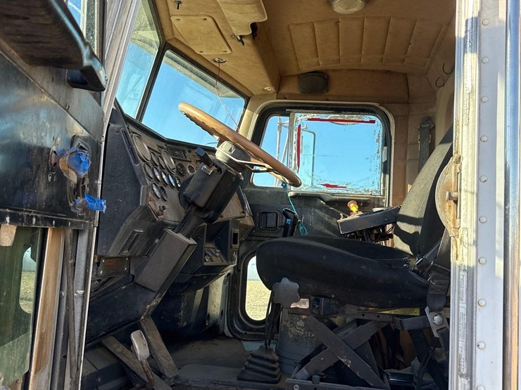 peterbilt-357-image-20