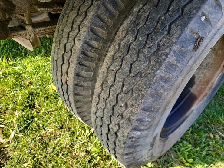 1953-gmc-354-24-round-top-cab-single-axle-grain-truck--needs-axle-shaft-image-30