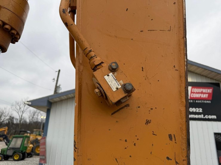 case-cx160b-image-10