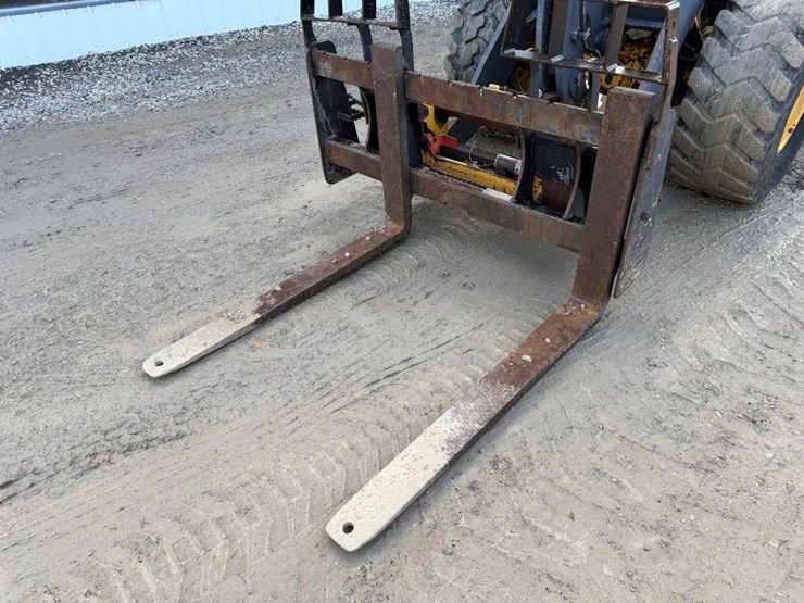 2014-deere-304k-image-9