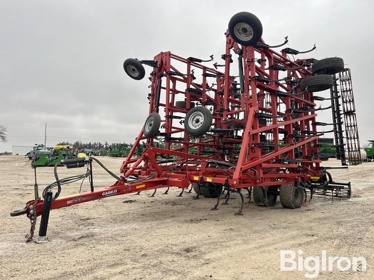 2017-case-ih-255-image-1