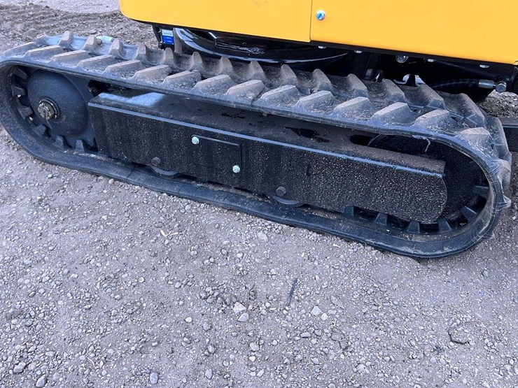 landhero-ldh-kv16-mini-excavator-image-5