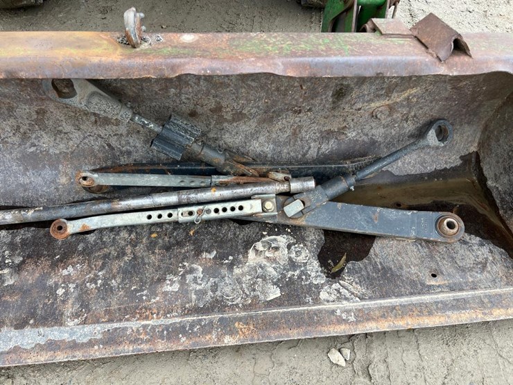 john-deere-4700-image-10