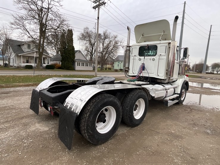 2015-western-star-4900sa-image-10