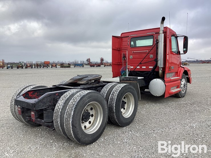 2002-volvo-vnl-t/a-truck-tractor-image-5