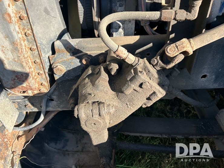 1996-freightliner-fld120-image-43