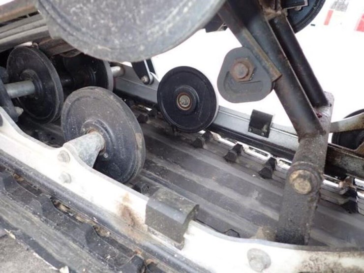 caterpillar-570-image-39