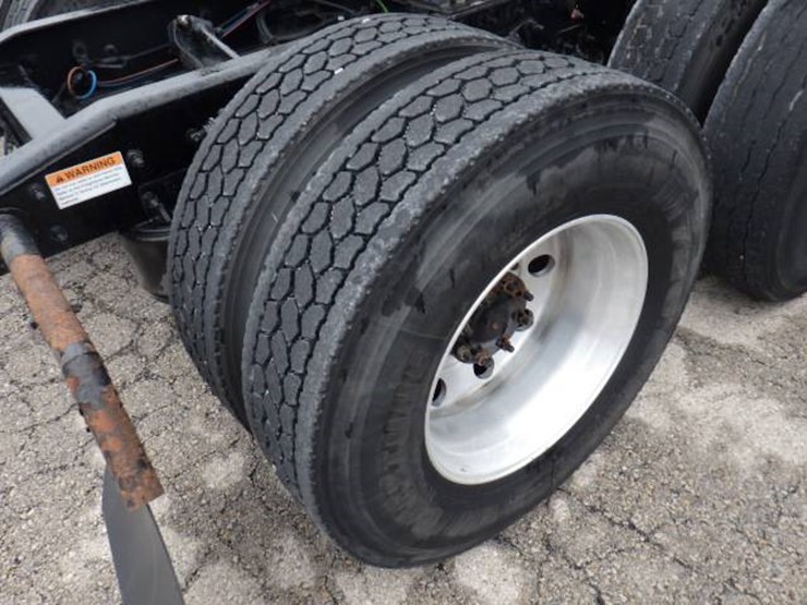 freightliner-cascadia-125-image-9