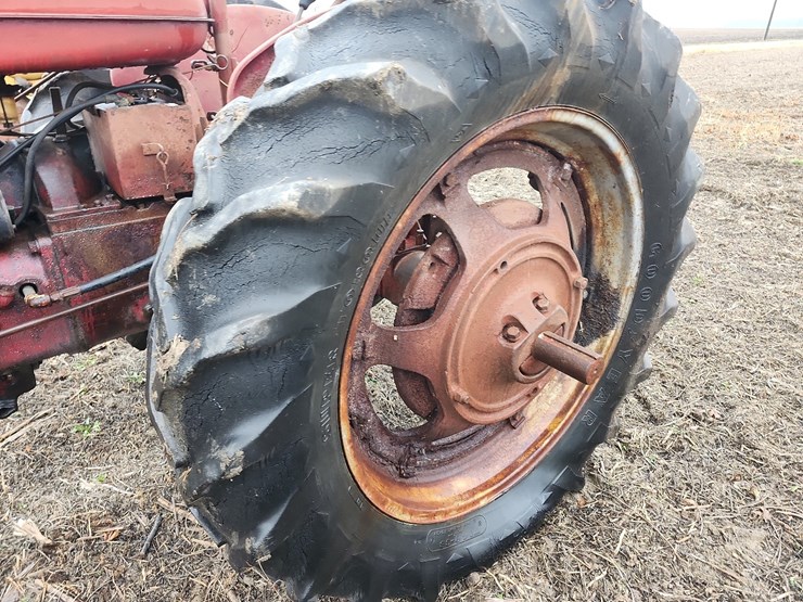 1940-farmall-m-gas-tractor-image-4