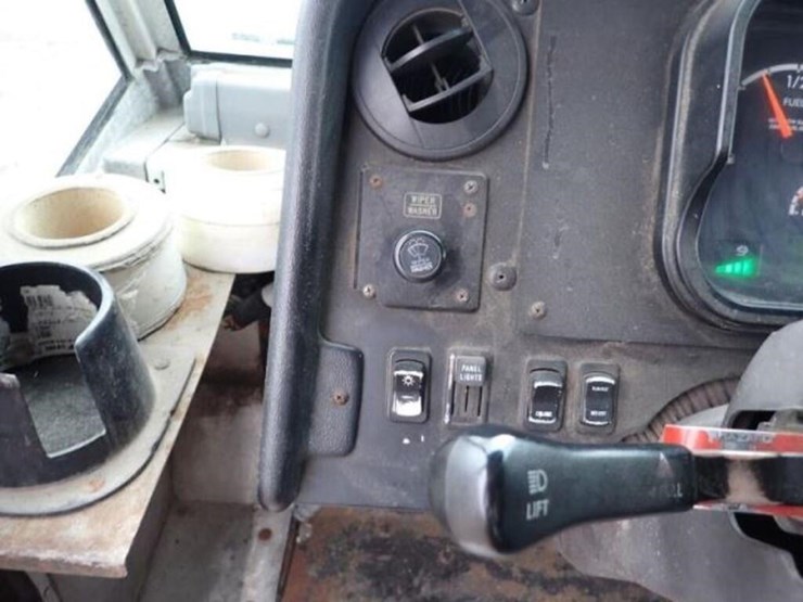 2015-freightliner-mt55-image-18