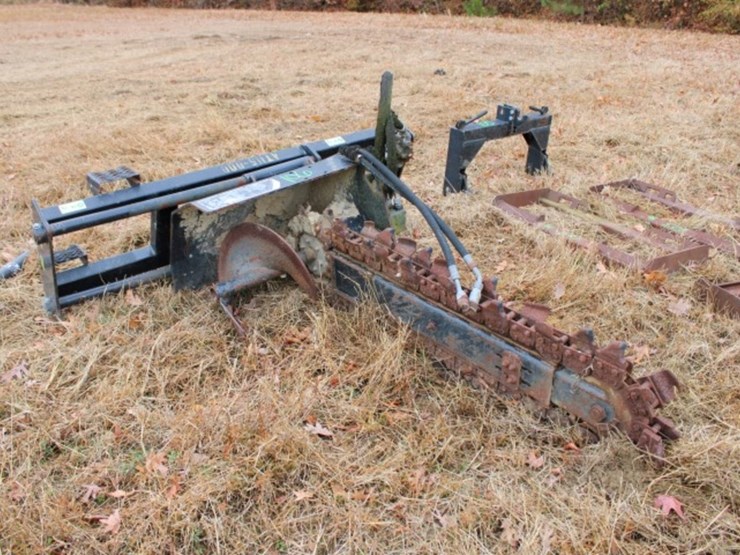 cat-t9b-trencher-with-side-to-side-and-quick-hitch-attachment-image-1