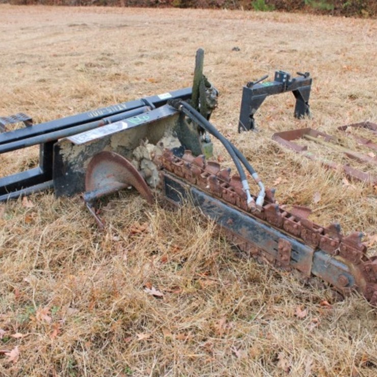 CAT T9B TRENCHER WITH SIDE TO SIDE AND QUICK HITCH ATTACHMENT