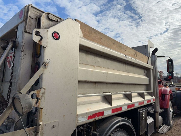 2013-international-workstar-7400-image-23