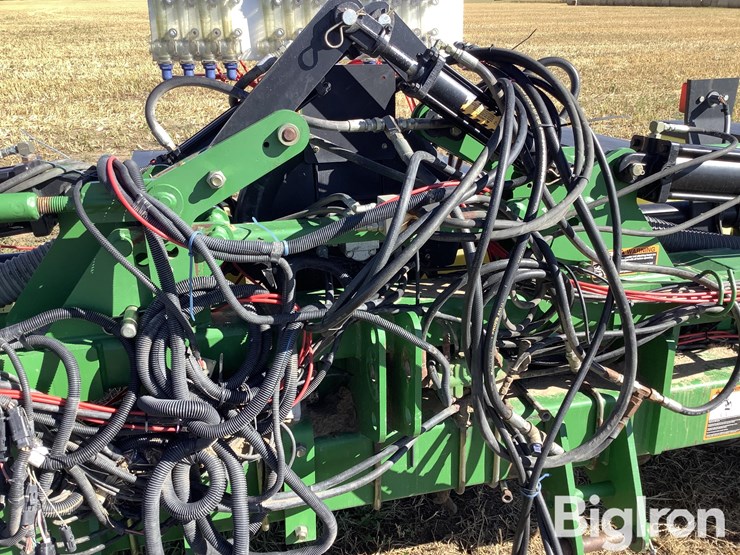 john-deere-1720-image-19