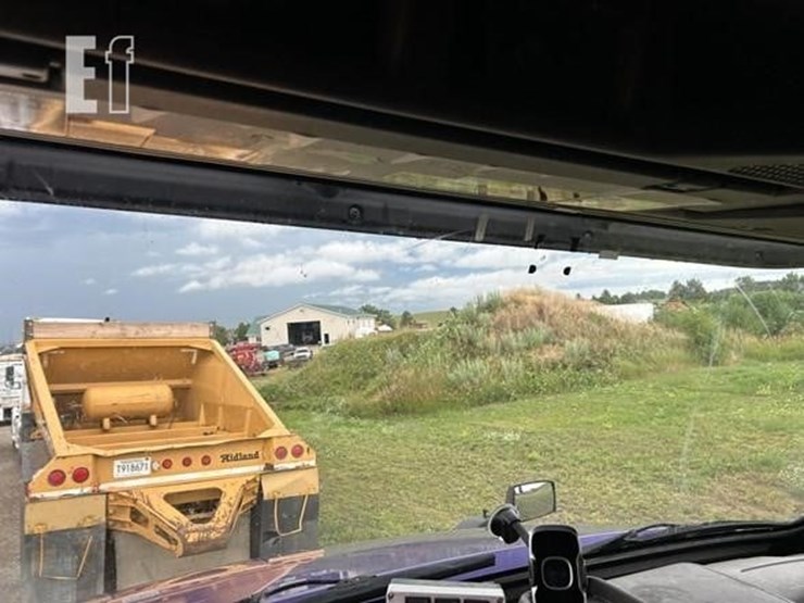 2015-volvo-vnl42t670-image-20