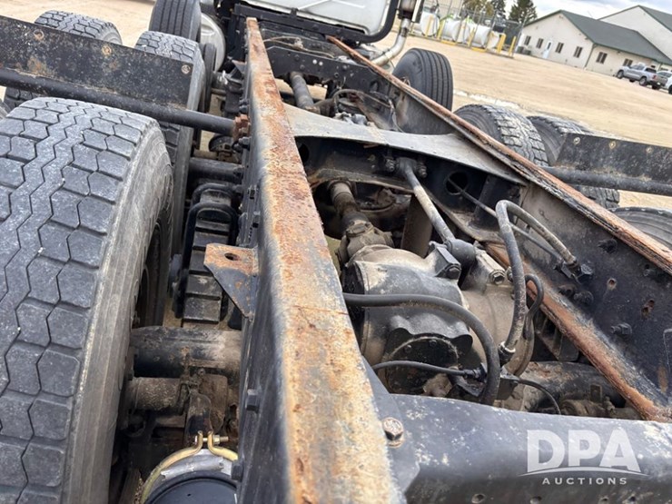 1986-mack-rd686-image-46